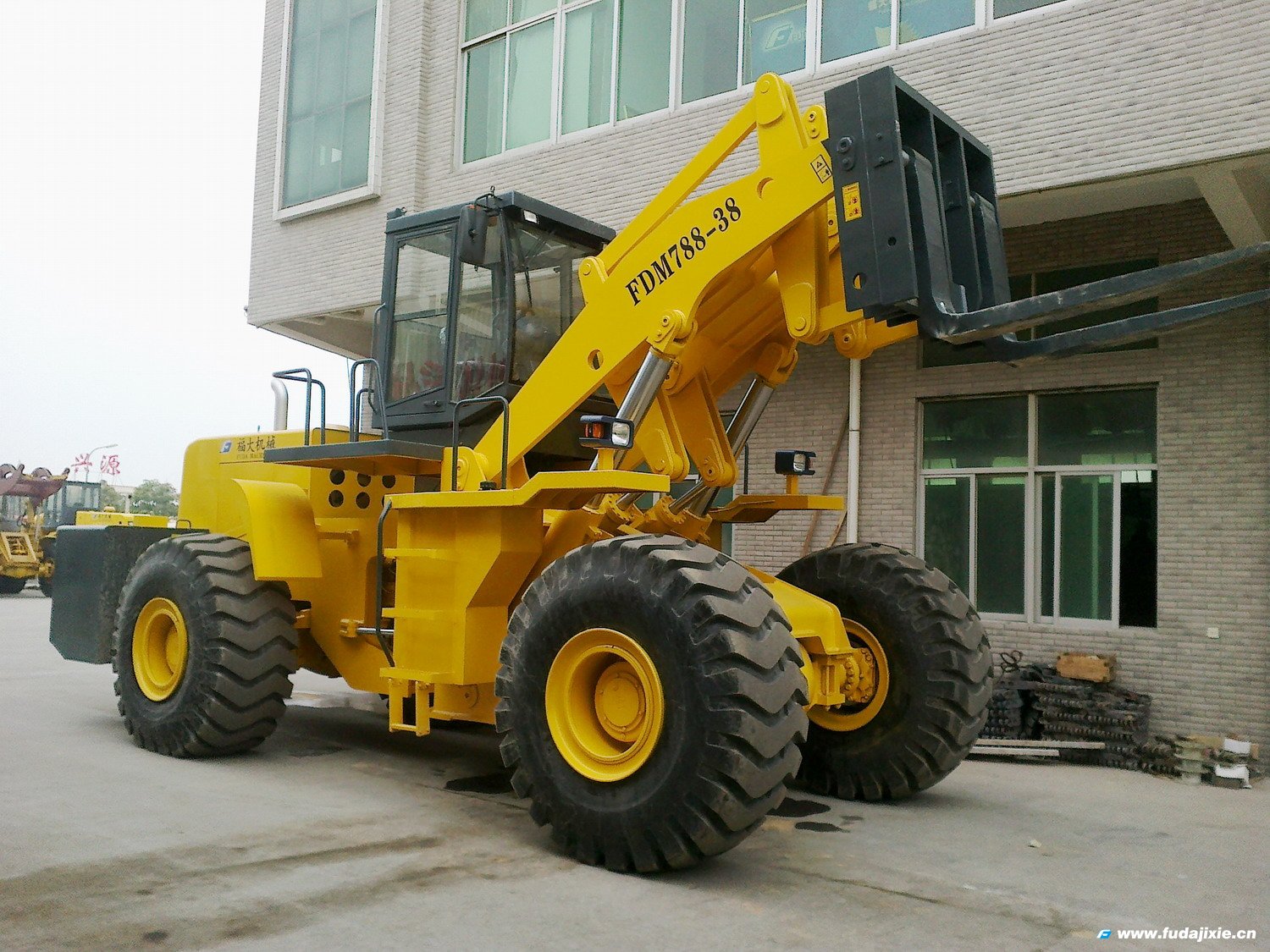 欧冠买球推荐_欧冠(中国)
38吨叉装车FDM788-38